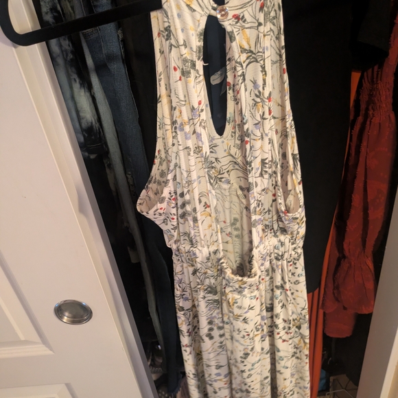 Sadie & Sage Floral Halter Midi Dress | Size M | Boho Sustainable Boutique - Picture 4 of 6